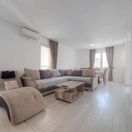 Family Three Bedroom Apartment Brando Будва Екстер'єр фото