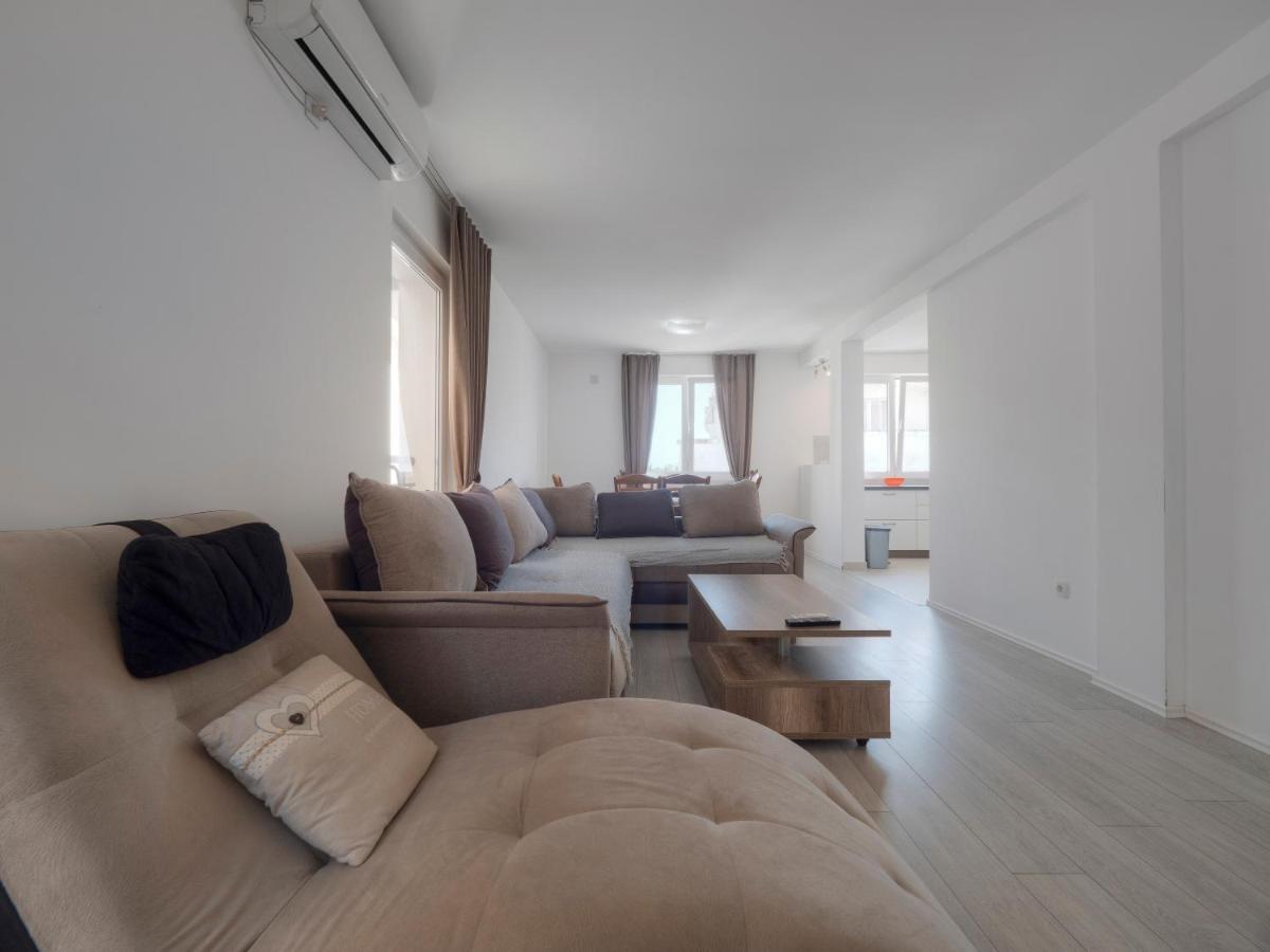 Family Three Bedroom Apartment Brando Будва Екстер'єр фото