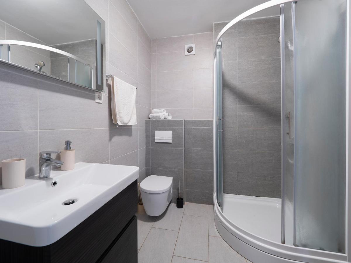 Family Three Bedroom Apartment Brando Будва Екстер'єр фото